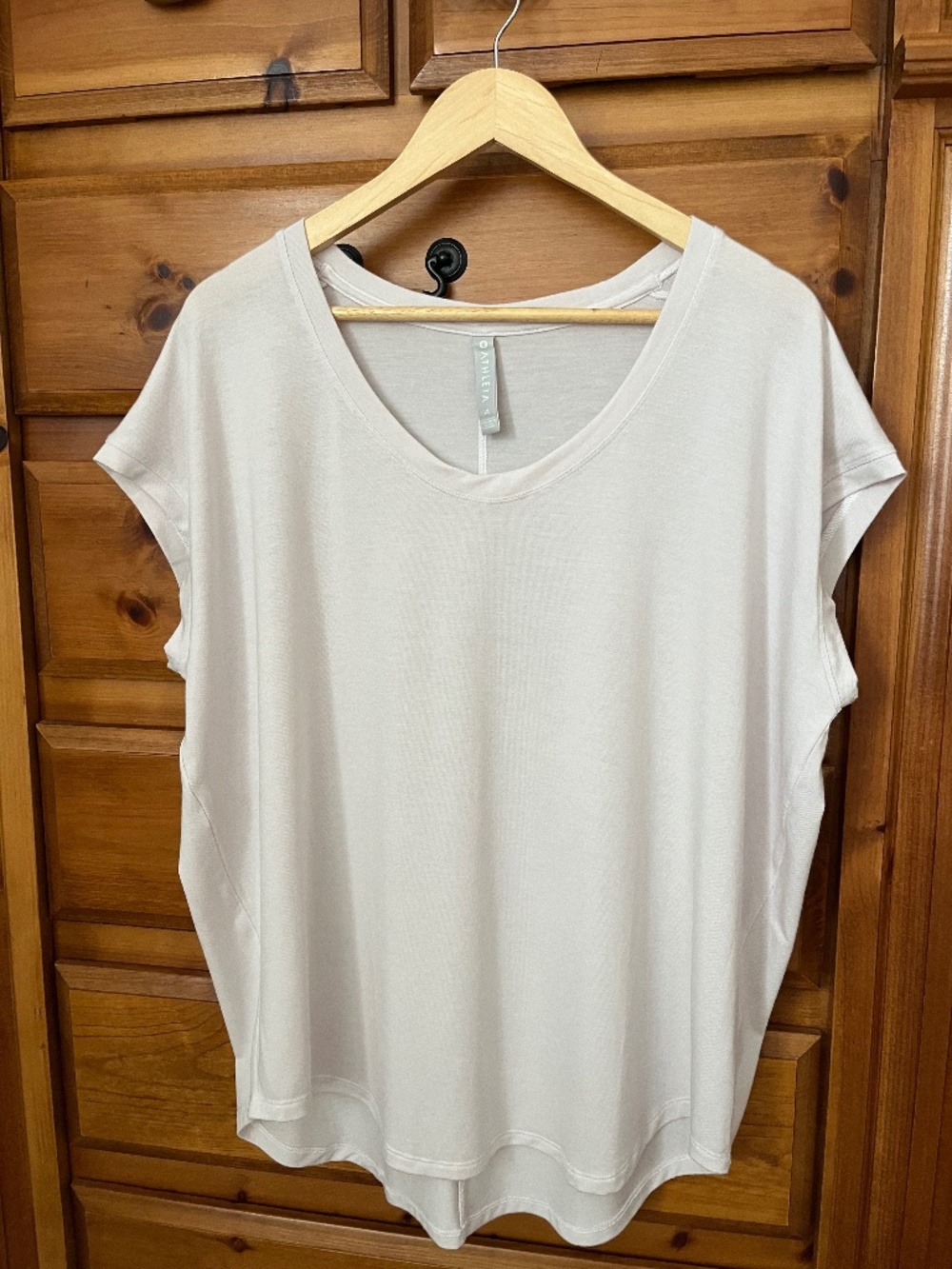 Athleta V-Neck T-Shirt Women's Size XL Pale Pink Relaxed Fit